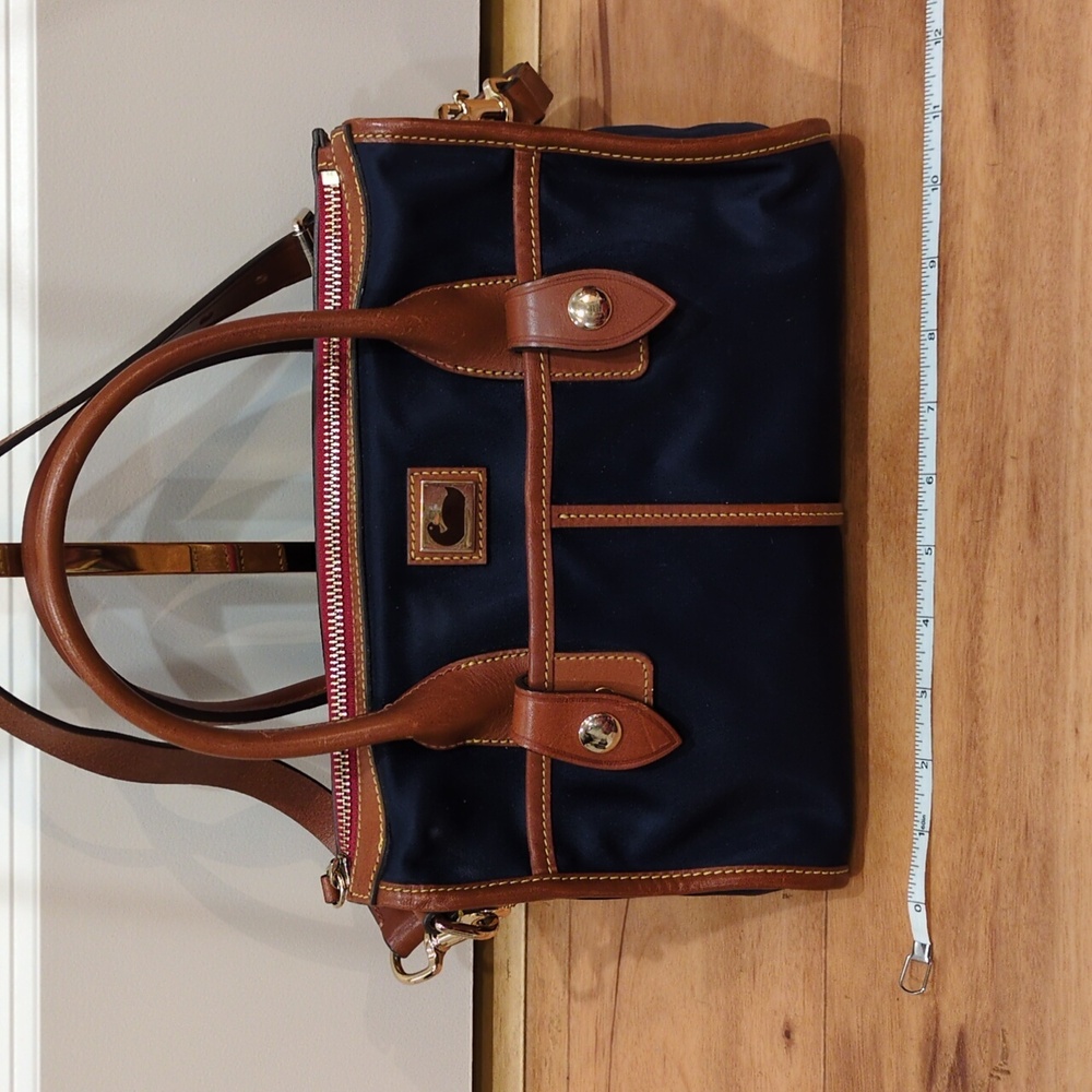 Dooney & Bourke Navy 🔵 Wayfarer Satchel Camden Collection crossbody purse - Picture 3 of 16